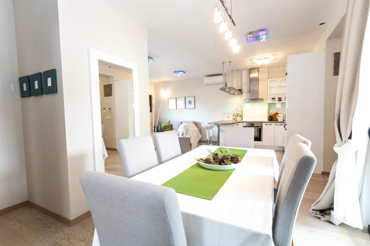 Renata Apartment 2Br, Near Beach เพทรอซาเน ภายนอก รูปภาพ